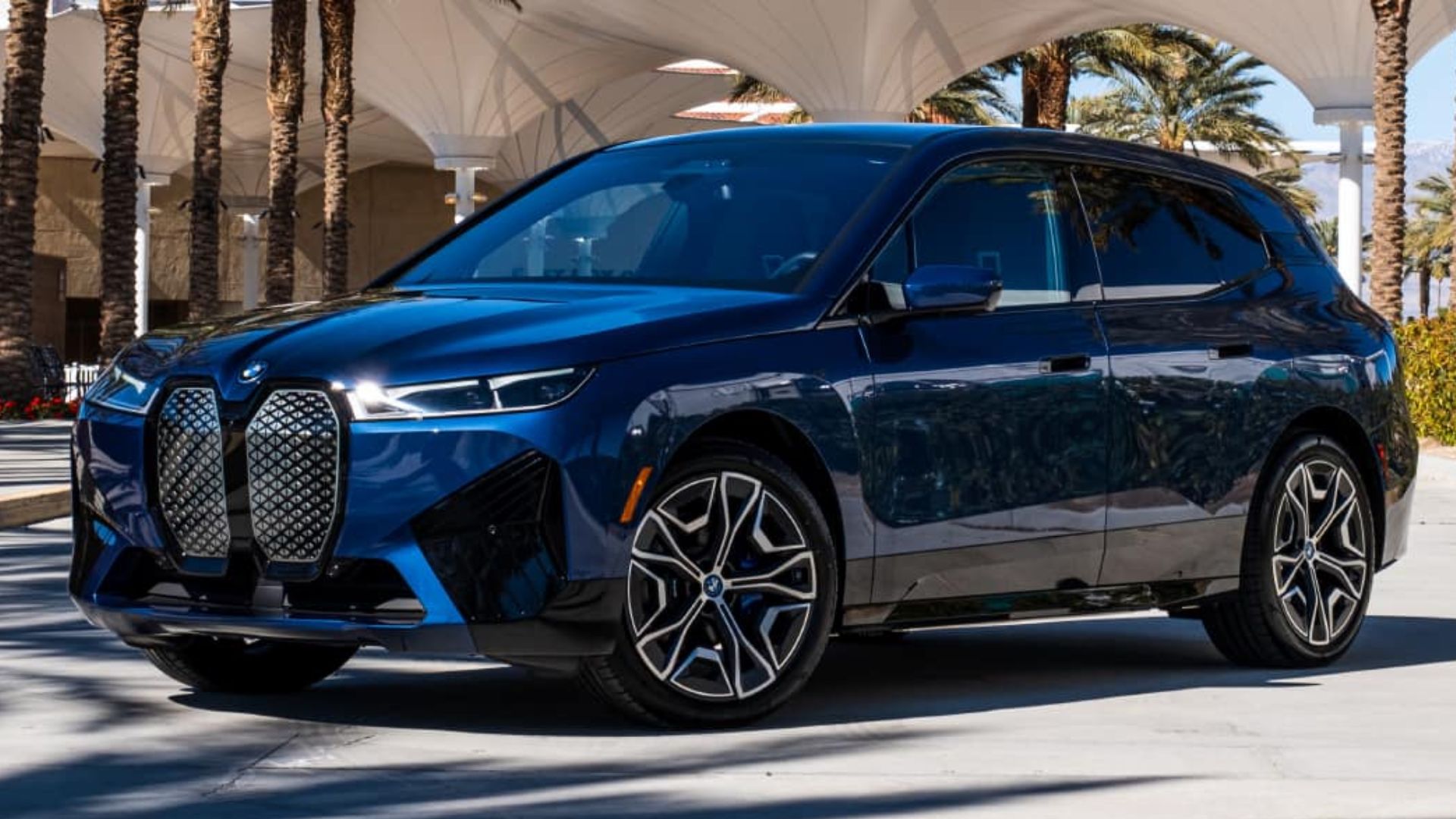 BMW iX electric SUV 2025